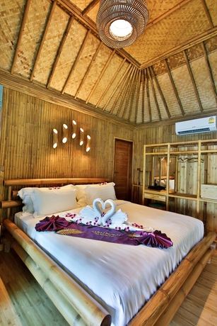 Imagen de la habitación del Hotel Phi Phi CoCo Beach Resort. Foto 9