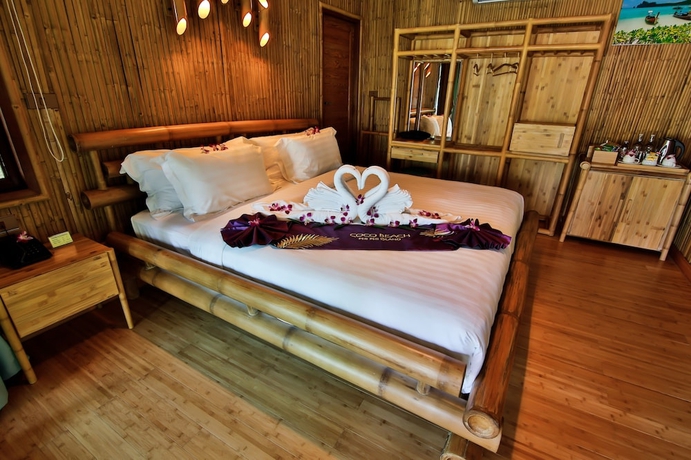 Imagen de la habitación del Hotel Phi Phi CoCo Beach Resort. Foto 11