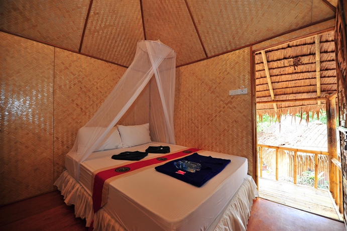 Imagen de la habitación del Hotel Phi Phi Cozy Seafront Resort. Foto 6