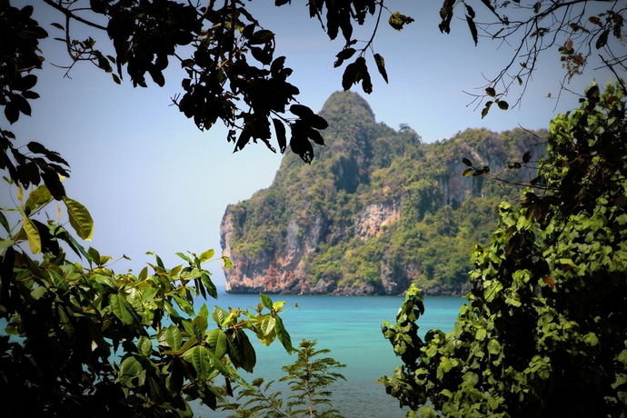 Imagen de los exteriores del Hotel Phi Phi Cozy Seafront Resort. Foto 16