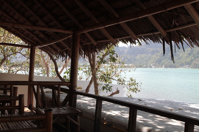 Imagen general del Hotel Phi Phi Cozy Seafront Resort. Foto 2