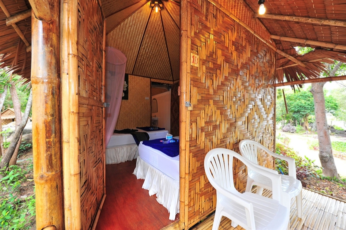 Imagen de la habitación del Hotel Phi Phi Cozy Seafront Resort. Foto 15