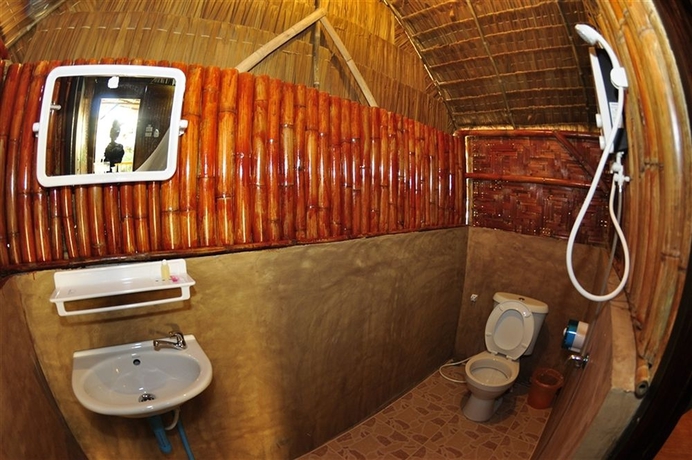 Imagen de la habitación del Hotel Phi Phi Hill Bamboo Bungalow. Foto 4