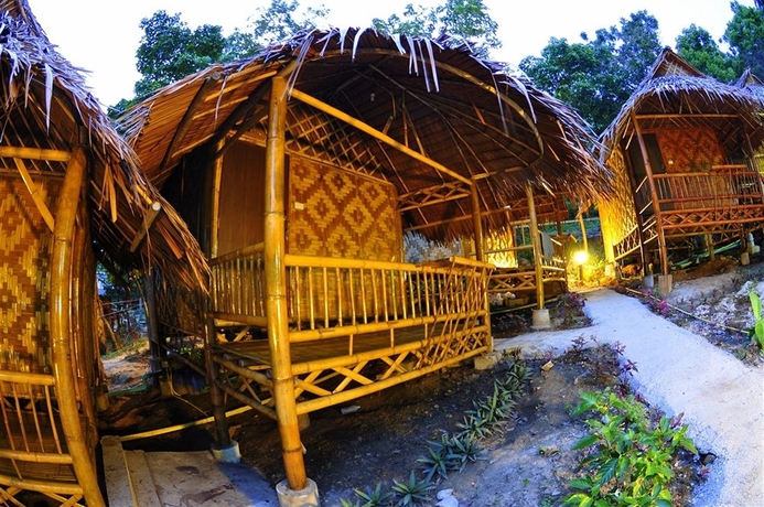 Imagen de los interiores del Hotel Phi Phi Hill Bamboo Bungalow. Foto 15