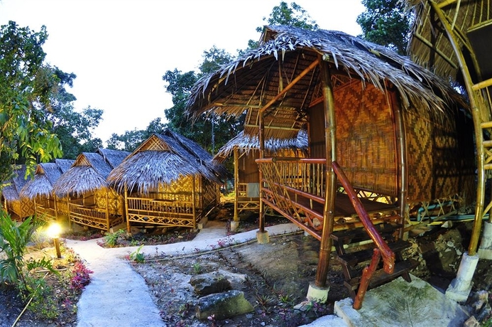Imagen de los exteriores del Hotel Phi Phi Hill Bamboo Bungalow. Foto 13