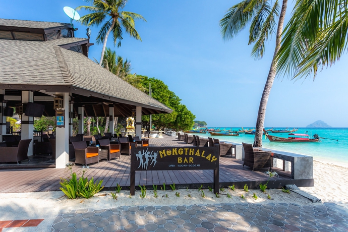 Imagen del bar/restaurante del Hotel Phi Phi Holiday Resort. Foto 3