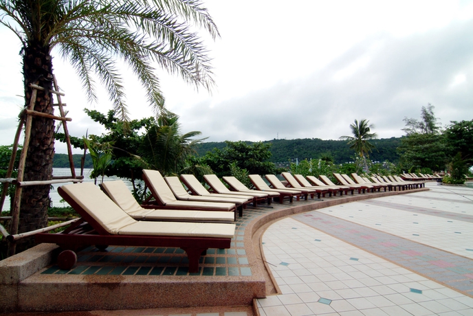 Imagen de la piscina del Hotel Phi Phi Island Cabana. Foto 12