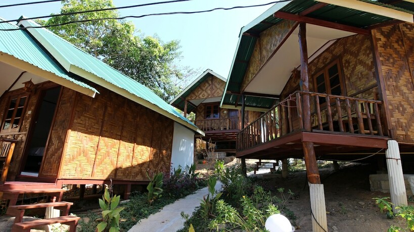 Imagen general del Hotel Phi Phi Jungle Hill Bungalow. Foto 4
