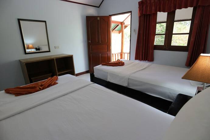 Imagen general del Hotel Phi Phi Jungle Hill Bungalow. Foto 5
