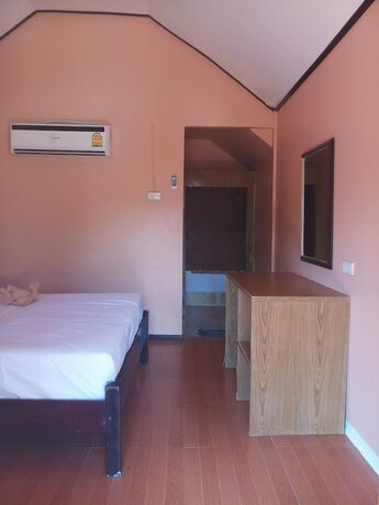 Imagen general del Hotel Phi Phi Jungle Hill Bungalow. Foto 7