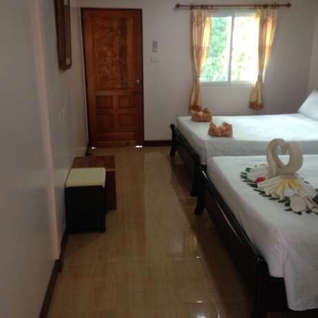Imagen general del Hotel Phi Phi Jungle Hill Bungalow. Foto 10