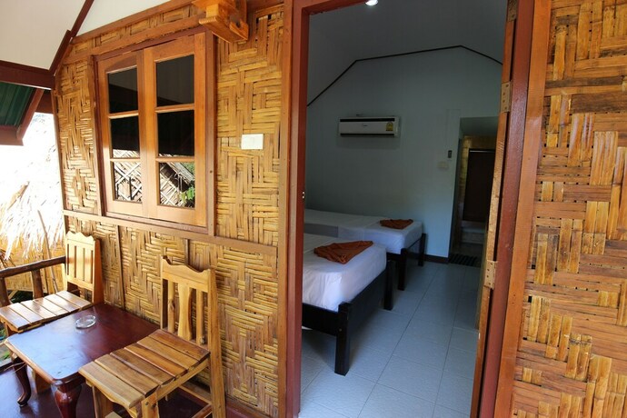 Imagen de la habitación del Hotel Phi Phi Jungle Hill Bungalow. Foto 12