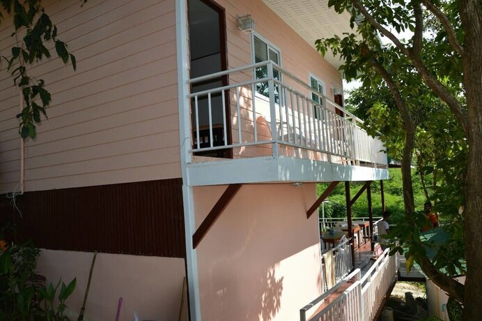 Imagen de la habitación del Hotel Phi Phi Jungle Hill Bungalow. Foto 18