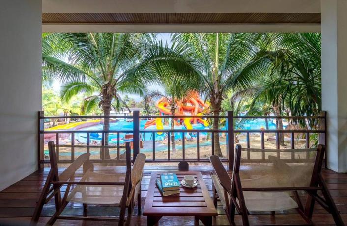 Imagen general del Hotel Phi Phi Mountain Beach Resort SHA Certified. Foto 11