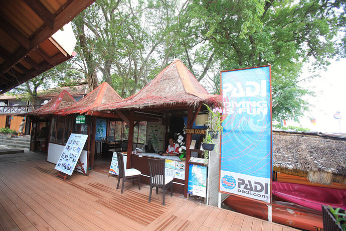 Imagen general del Hotel Phi Phi Natural Resort. Foto 1