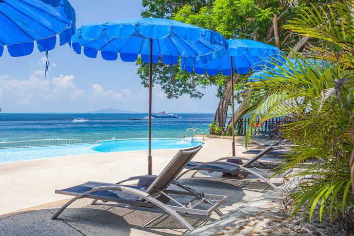 Imagen de la piscina del Hotel Phi Phi Natural Resort. Foto 22