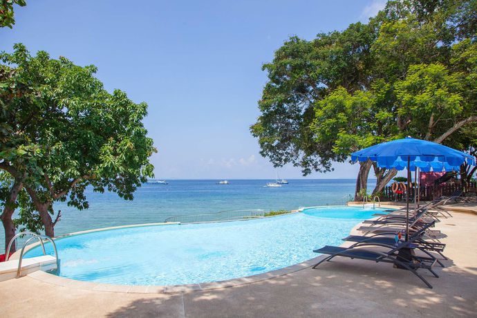 Imagen de la piscina del Hotel Phi Phi Natural Resort. Foto 23