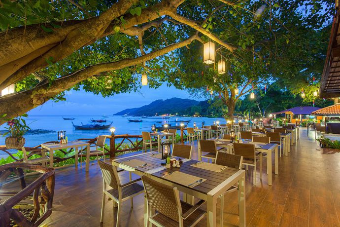 Imagen del bar/restaurante del Hotel Phi Phi Natural Resort. Foto 5