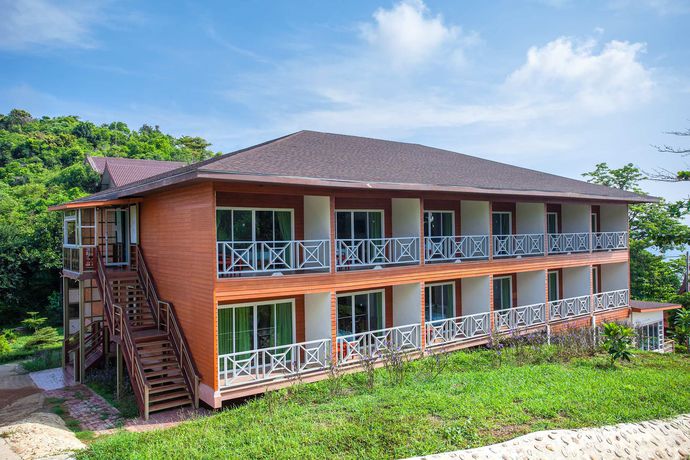 Imagen de los exteriores del Hotel Phi Phi Natural Resort. Foto 18