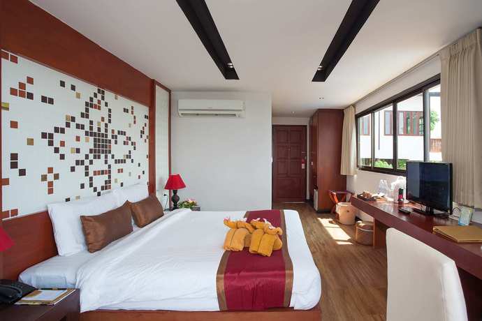 Imagen de la habitación del Hotel Phi Phi Natural Resort. Foto 11