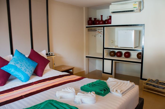 Imagen de la habitación del Hotel Phi Phi Nice Beach Resort. Foto 7