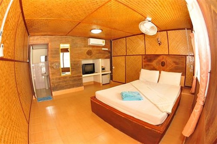 Imagen de la habitación del Hotel Phi Phi Nice Beach Resort. Foto 12