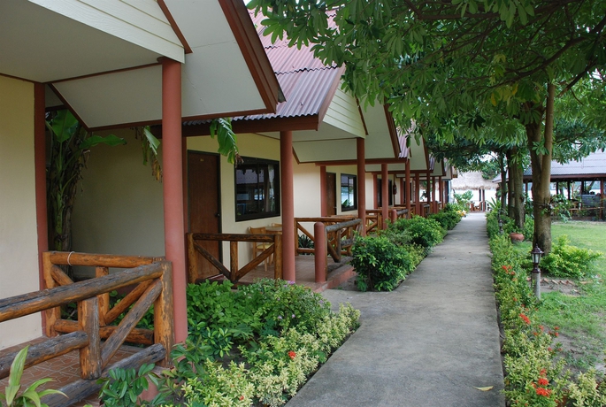 Imagen de los exteriores del Hotel Phi Phi Rimlay Cottage. Foto 11
