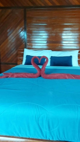 Imagen de la habitación del Hotel Phi Phi Sandsea View Resort. Foto 8