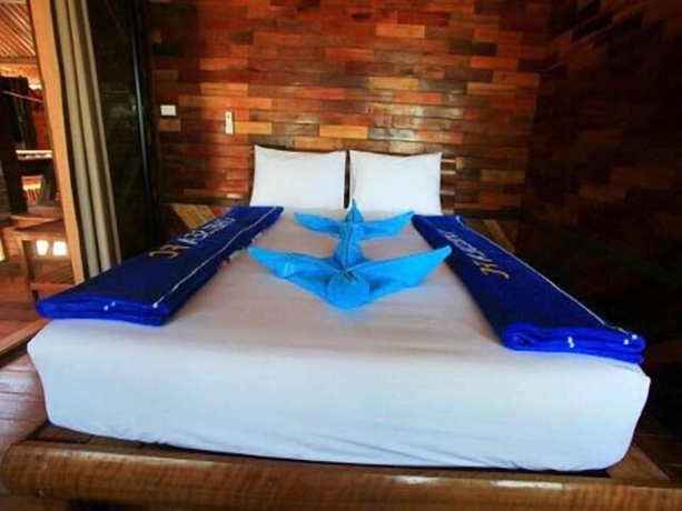Imagen de la habitación del Hotel Phi Phi Sandsea View Resort. Foto 12