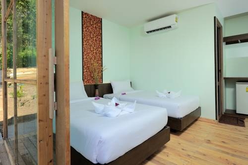 Imagen general del Hotel Phi Phi Sea Sky Resort. Foto 4