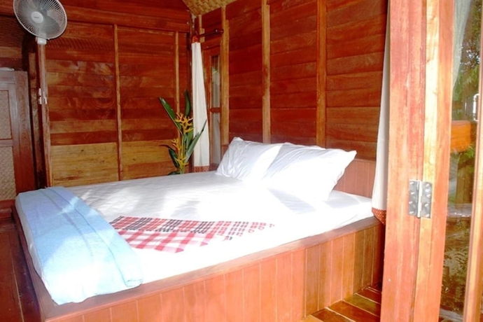 Imagen de la habitación del Hotel Phi Phi Sunset Bay Resort. Foto 7