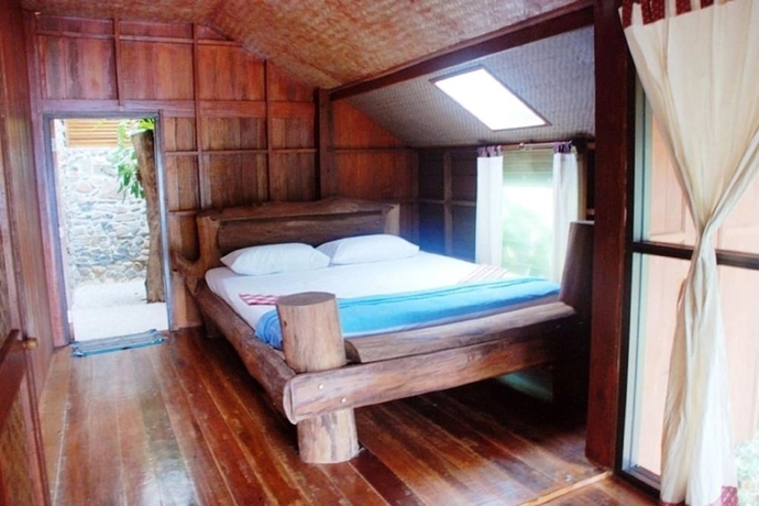Imagen de la habitación del Hotel Phi Phi Sunset Bay Resort. Foto 9