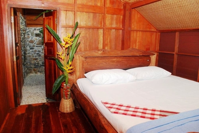 Imagen de la habitación del Hotel Phi Phi Sunset Bay Resort. Foto 10