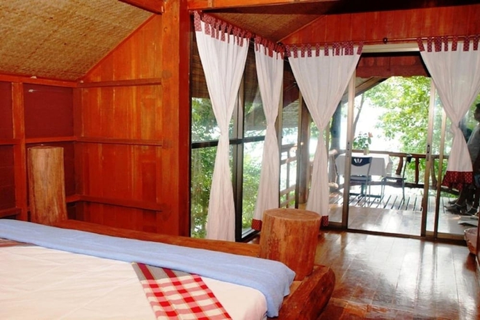 Imagen de la habitación del Hotel Phi Phi Sunset Bay Resort. Foto 11