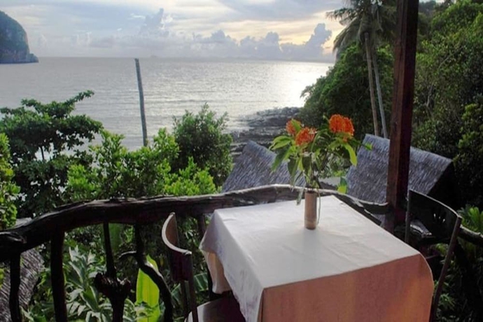 Imagen del bar/restaurante del Hotel Phi Phi Sunset Bay Resort. Foto 6