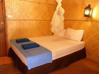 Imagen de la habitación del Hotel Phi Phi Twin Palms Bungalow. Foto 3