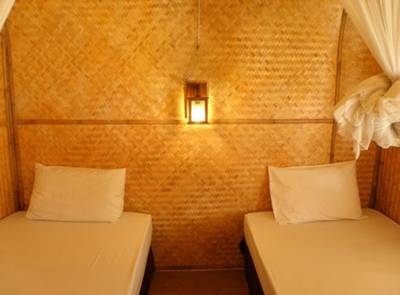 Imagen de la habitación del Hotel Phi Phi Twin Palms Bungalow. Foto 4