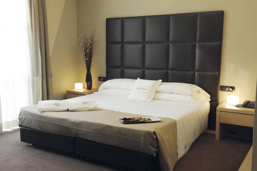 Imagen de la habitación del Hotel Phi Piajo. Foto 7