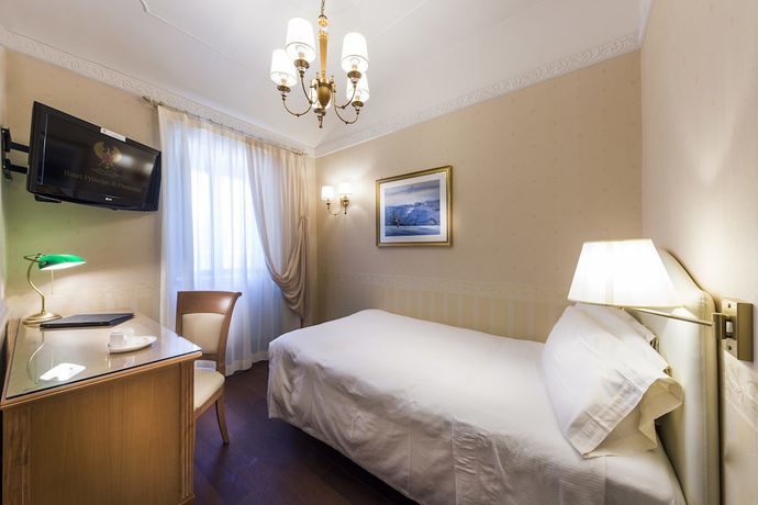 Imagen de la habitación del Hotel Phi Principe. Foto 5