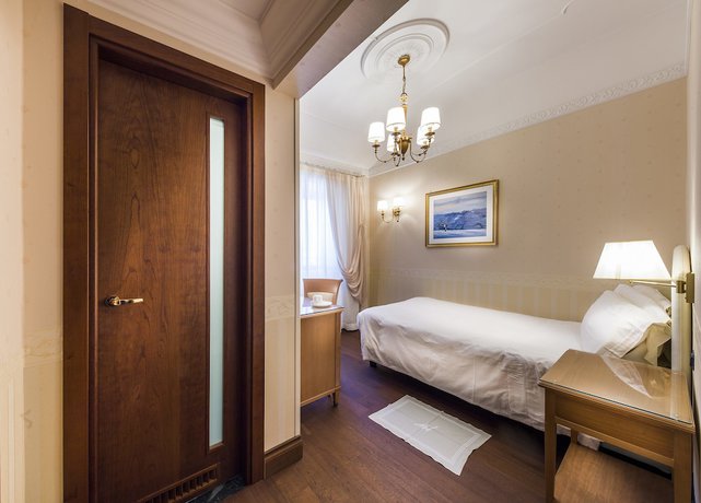 Imagen de la habitación del Hotel Phi Principe. Foto 6