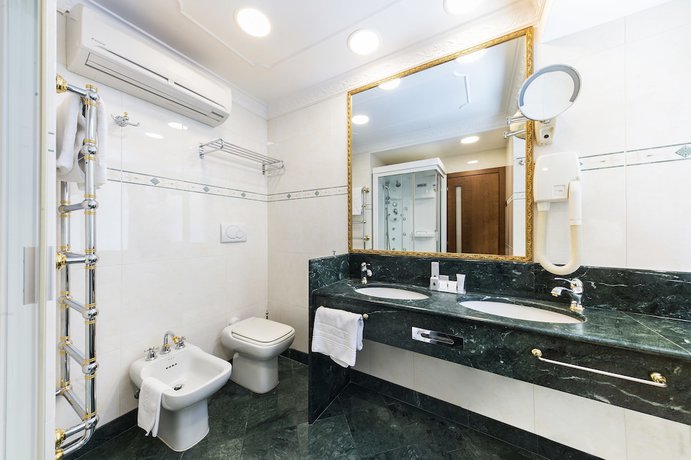 Imagen de la habitación del Hotel Phi Principe. Foto 16