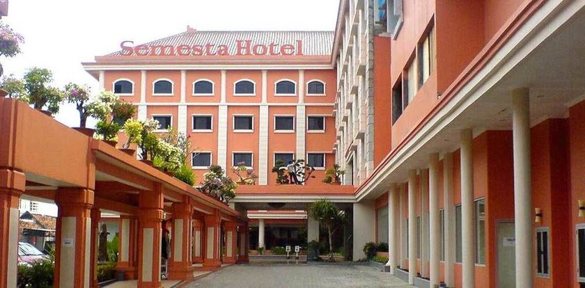 Imagen del bar/restaurante del Hotel Phi Semesta. Foto 4