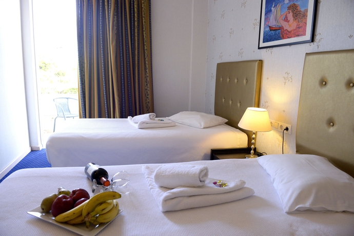 Imagen de la habitación del Hotel Phidias. Foto 10