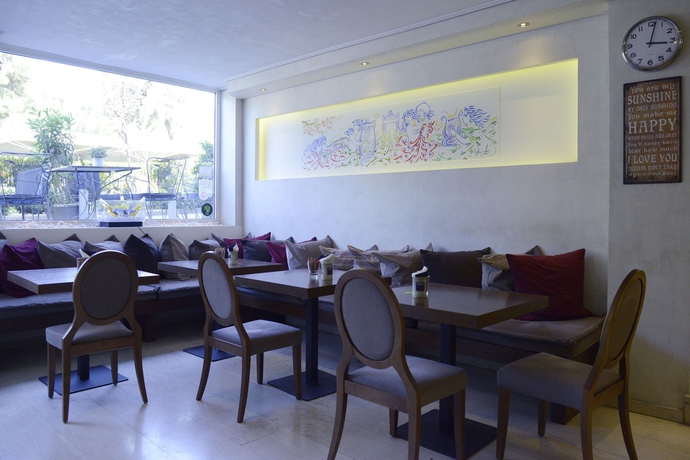 Imagen del bar/restaurante del Hotel Phidias. Foto 6