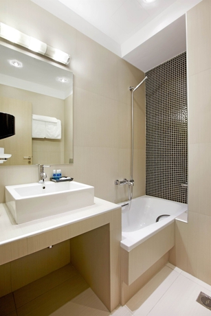 Imagen de la habitación del Hotel Phidias Piraeus. Foto 10