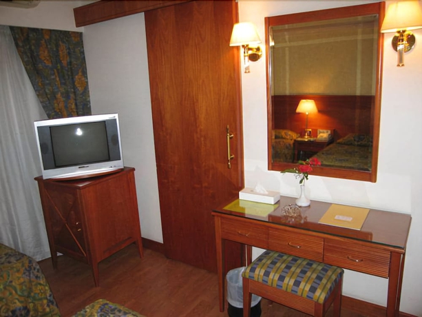 Imagen de la habitación del Hotel Philippe Luxor. Foto 11