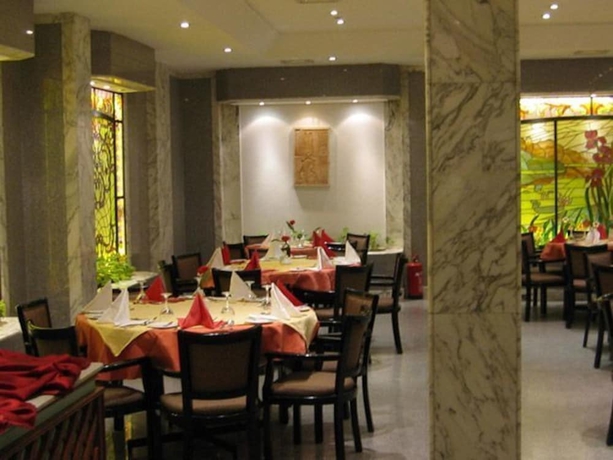 Imagen del bar/restaurante del Hotel Philippe Luxor. Foto 8