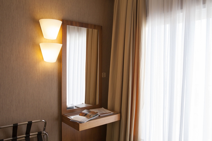 Imagen de la habitación del Hotel Philippos, Atenas. Foto 8