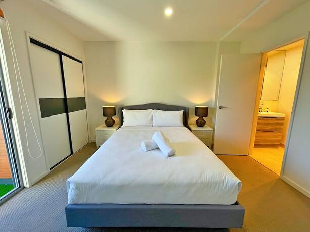 Imagen de la habitación del Hotel Phillip Island Towers. Foto 25