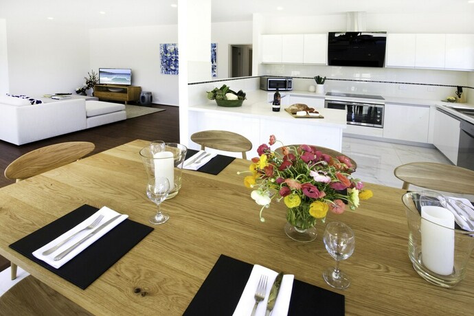 Imagen de la habitación del Hotel Phillip Island Towers. Foto 37